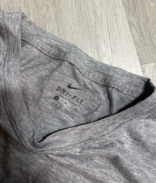 Nike cropped pocket tee - Image 5