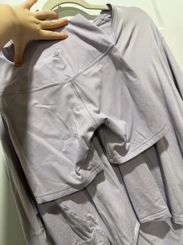 Lavender Lululemon shorts and top matching set - Image 5
