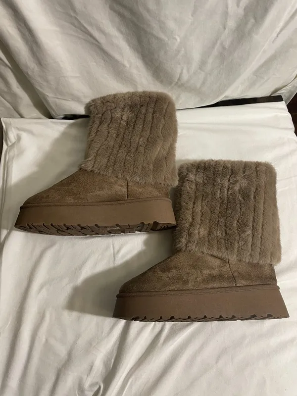 Women's Faux Fur Platform Winter Boots Brown Mid Calf Cozy Lined Size 38 - Image 3