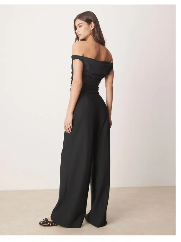 NWOT $130 Abercrombie & Fitch Women's Black Off The Shoulder Draped Jumpsuit - Image 6
