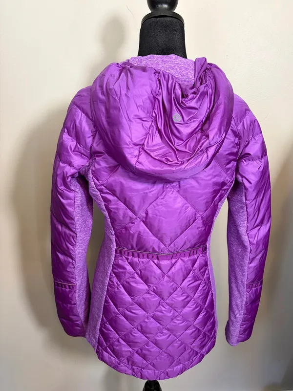 Lululemon Down For A Run Women's Goose Down Puffer Hoodie Jacket Size 6 - Image 3
