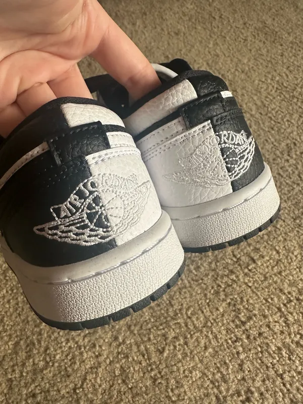 Nike Jordan Women’s Air Jordan 1 Low SE ‘homage’ - Image 4
