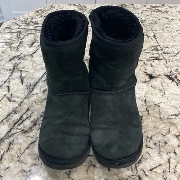 Black Ugg Australia Classic Short- Women’s size 7‎ - Image 2
