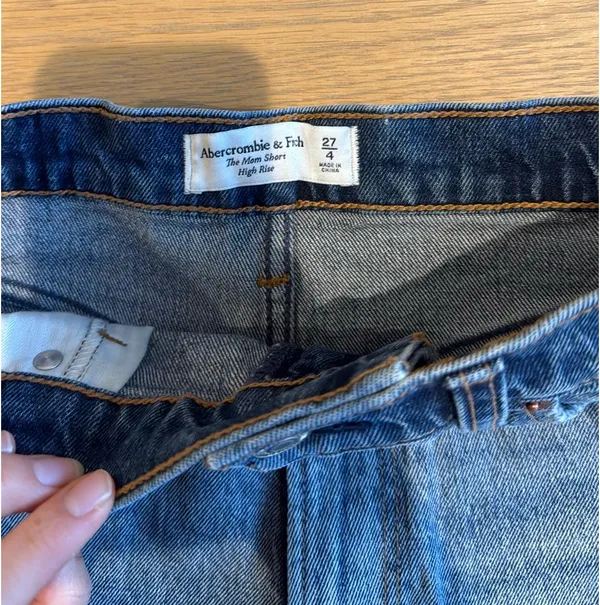 Abercrombie The Mom Short High-Rise Jeans 27/4 - Image 2