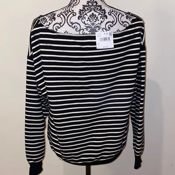 NWT!!American Eagle Outfitters Black & White Off-the-Shoulder Sweater Size Small - Image 8