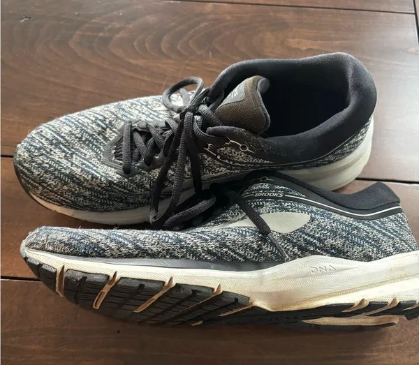 Brooks Launch 5 Women’s Size 10 Shoes Black Running Fabric Sneakers - Image 5