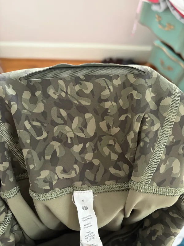 Lululemon leggings camo crop adjustable - Image 3