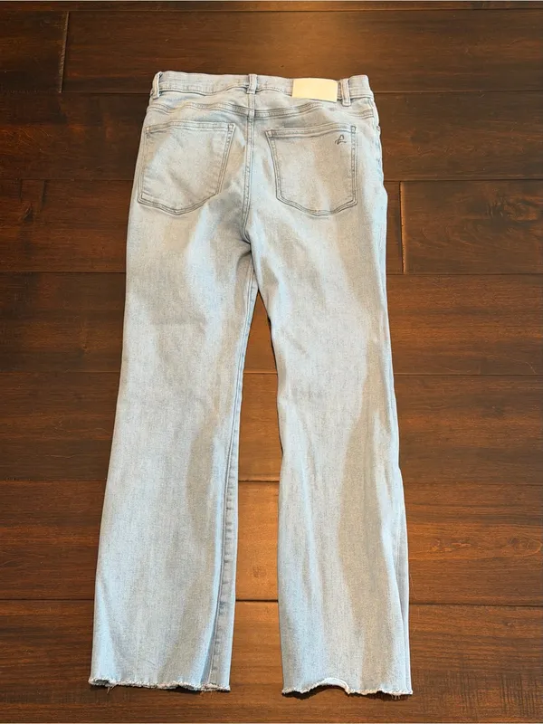 DL1961 Bridget High Rise Instasculpt™ Bootcut Crop Jeans in Prairie - Size 28 - Image 5