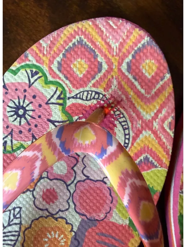 Vera Bradley Floral Pattern Pink and Orange Flip Flops Size 7-8 - Image 4
