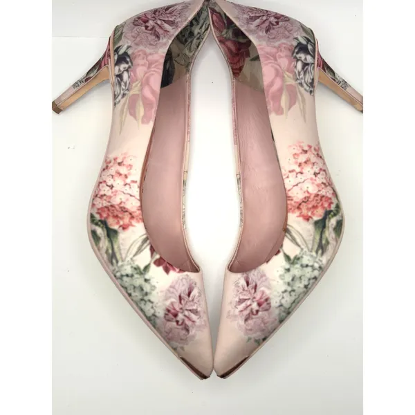 Ted Baker London Pink Floral Satin Pointed Toe Pumps Rose Gold Accents Size 41 - Image 4