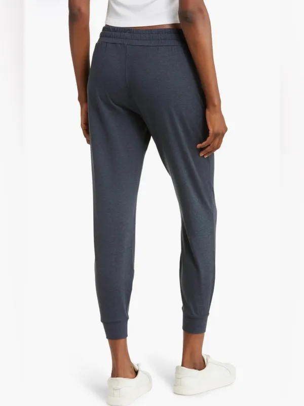 VUORI performance jogger size small - Image 2