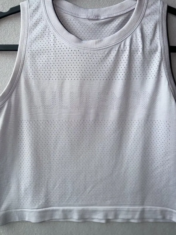 Lululemon Breeze By Muscle Crop Tank‎ Grey Mesh Breathable Workout Top Size 4 - Image 3