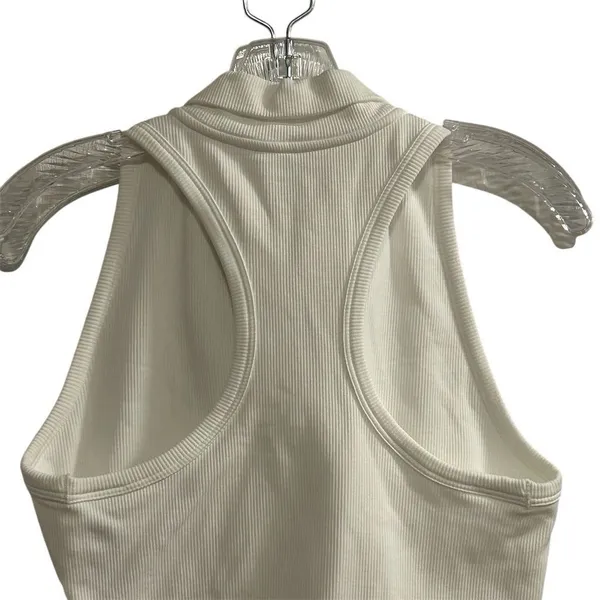 Athleta Women's White Cropped Tank Top Size M‎ - Image 2