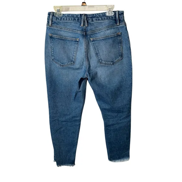 Good American Good Girlfriend Jeans 27 Cropped Raw Hem Medium Wash - Image 8