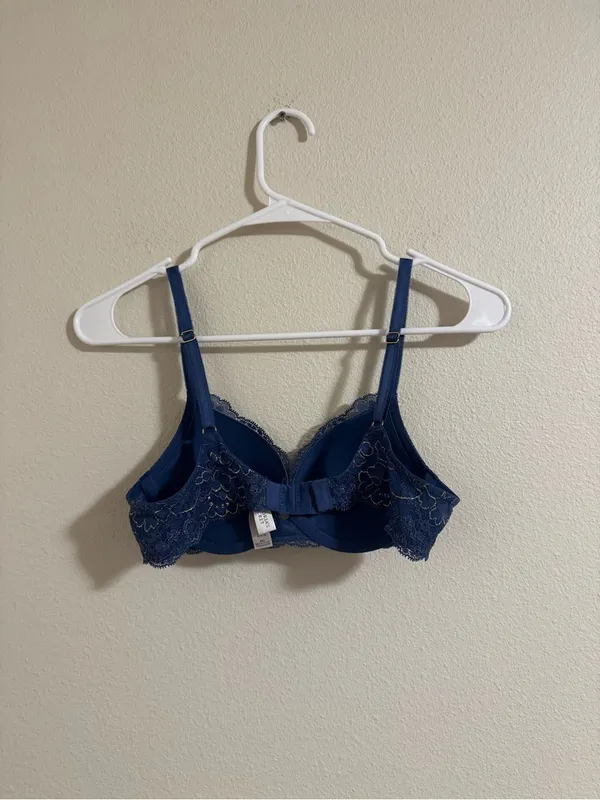 Victoria's Secret Navy Blue Lace Underwire Bra - Image 3