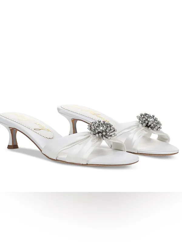 NWOB Sam Edelman White Satin Bridal Kitten Heel Slide with Crystal Brooch Size 6 - Image 2