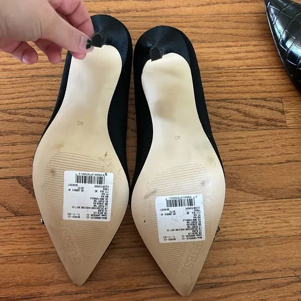 Guess Black Pointed Heels - Image 3