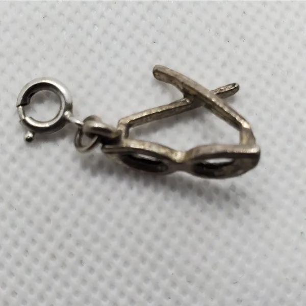 Silver Tone Glasses Charm - Image 2