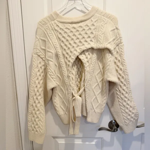 Anthropologie VIGOSS‎ Cable Knit Tie Back Sweater in Cream - Image 5