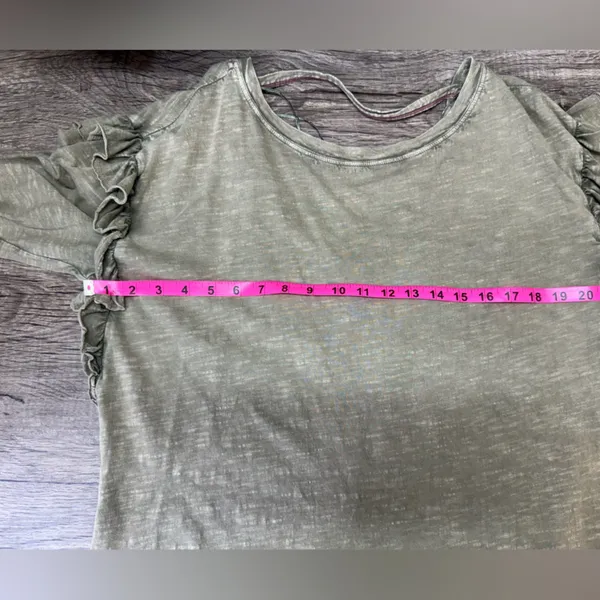 Anthropologie Pilcro Ruffled Open Back Long Sleeves Top in medium‎ - Image 4