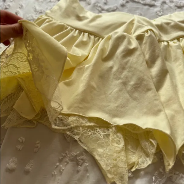 NEVER WORN M IVORY LACY SKIRT White Size M - Image 2