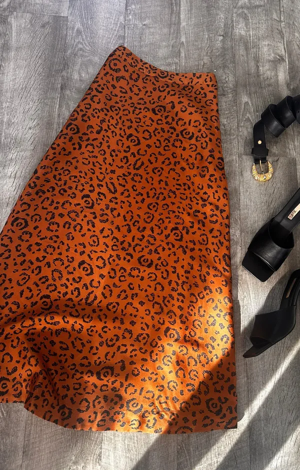 Farm Rio Anthropologie Satin Midi Skirt Leopard Print Size XS - Image 2
