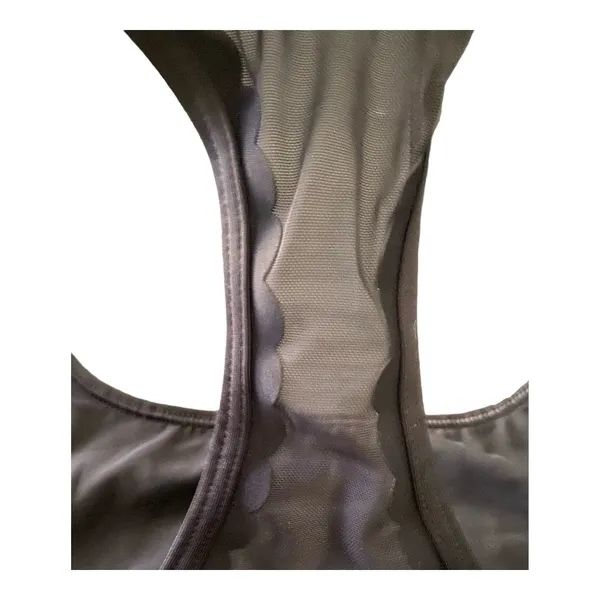 VICTORIAS SECRET-VICTORIAS SPORT-BLACK SPORTS BRA-SIZE XL Black sports bra in new condition, does normt have padding, mesh back. Bust: armpit to armpit 18-20 inches - Image 5