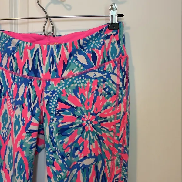 Lilly Pulitzer Luxletic Floral Weekender Leggings Tiki Pink And Light Blue Sz S - Image 4