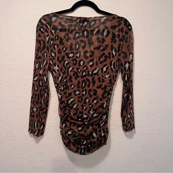 *30off3* NWOT. Animal‎ Print Brown Medium Top. - Image 4