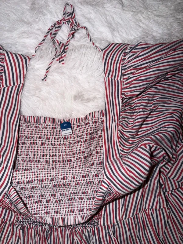 Old Navy Striped Red and Navy Blue Women’s Babydoll Top size 2X - Image 3