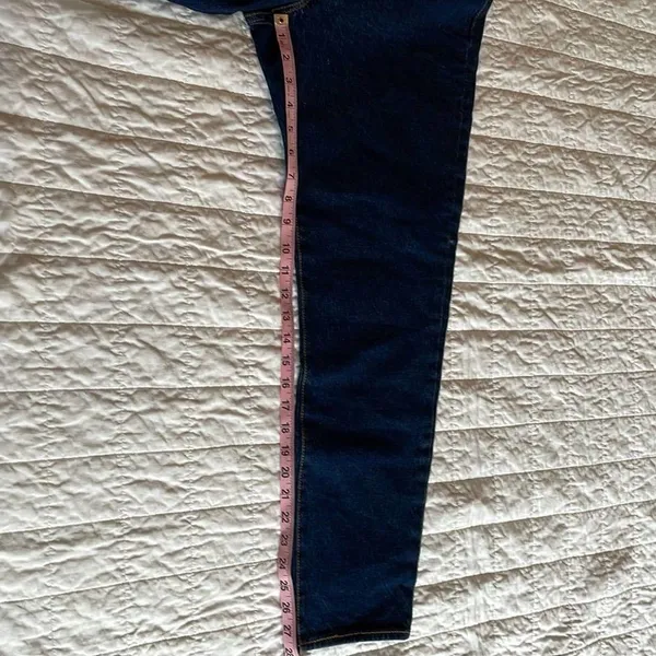 Levi's Ankle Jeans Dark Wash 32 NEW - Image 3