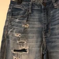 Women’s American Eagle super stretch jeans distressed destroyed sz 8 cropped 29 - Image 4