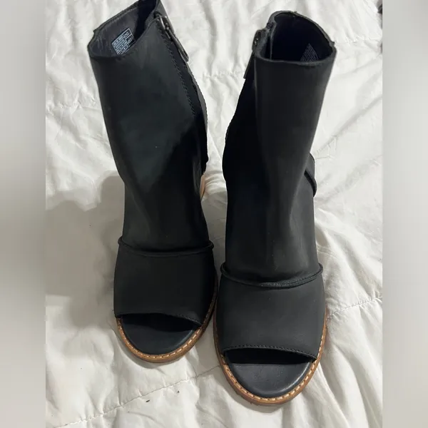 UGG Black Peep-Toe Heeled Boots - Image 4