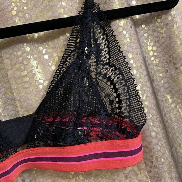 Victoria’s Secret black lace Very Sexy bralette, size S - Image 3