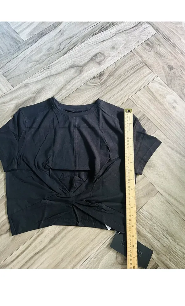 Alphalete Woman’s Premium Wrop SS Crop - Black, Size Small - Image 6
