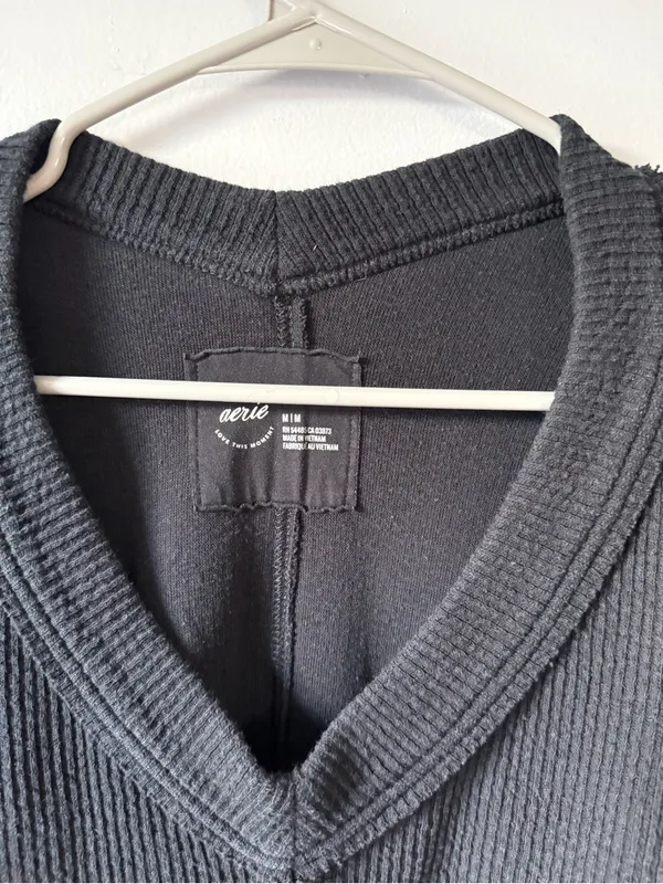 Aerie Waffle Knit Black V-Neck Ribbed Sweater Sweatshirt Black Size M Oversize - Image 5