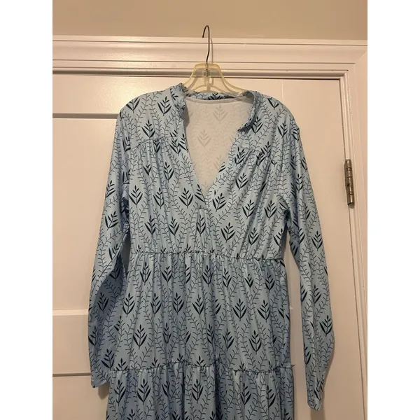 Deep V-neck Tiered Maxi Dress Size Medium Blue Floral Paisley Empire Waist Boho - Image 3