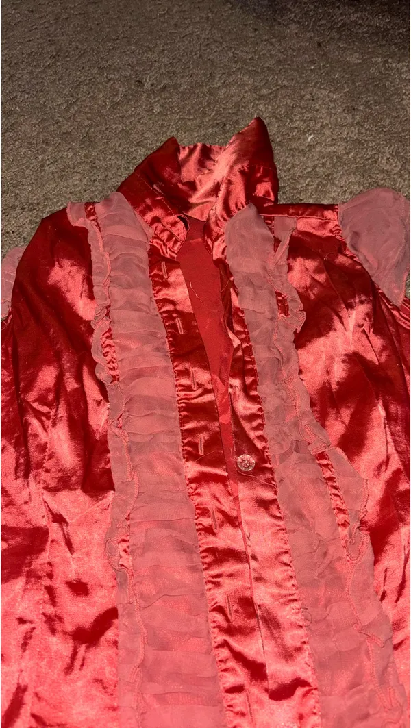Button Down satin ruffled top Red - Image 2