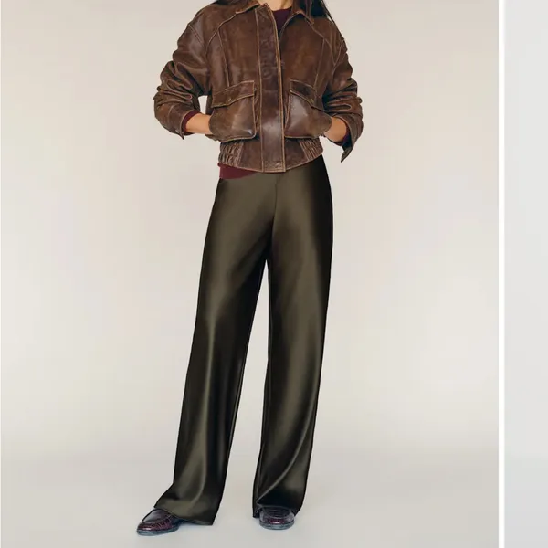Aritzia Wilfred The Lodge Pant Satin Dark Olive - Image 6