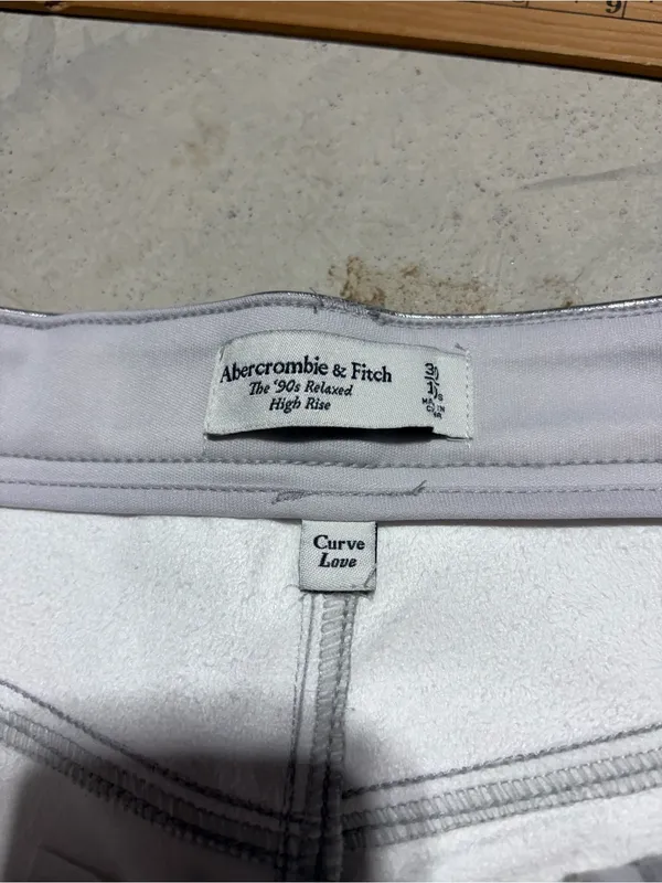 Abercrombie & fitch ‘90s relaxed high rise Silver Faux Leather Pants 30/10s - Image 7