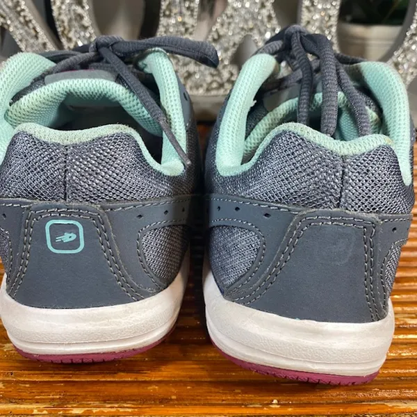 New Balance Women’s Gray 635 Low Top Lace-Up Athletic Sneakers Size 6.5 - Image 11