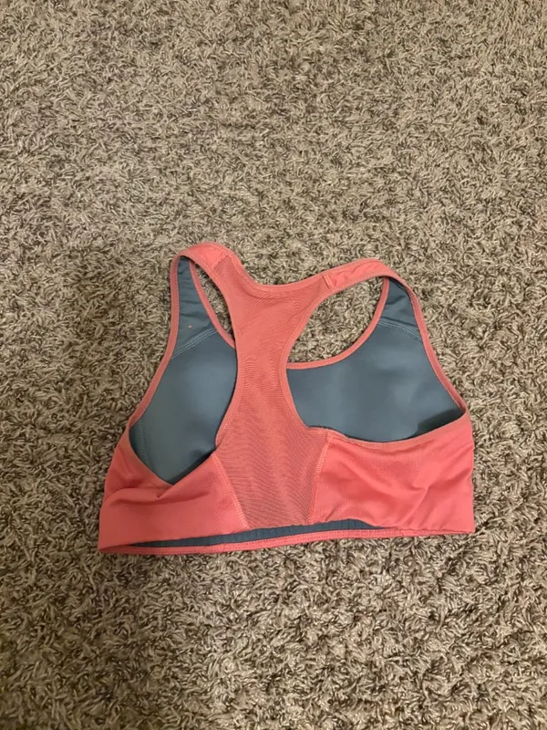 Nike Sports Bra Pink Size Small No Pads Pullover Center Swoosh Dri Fit Racerback - Image 2
