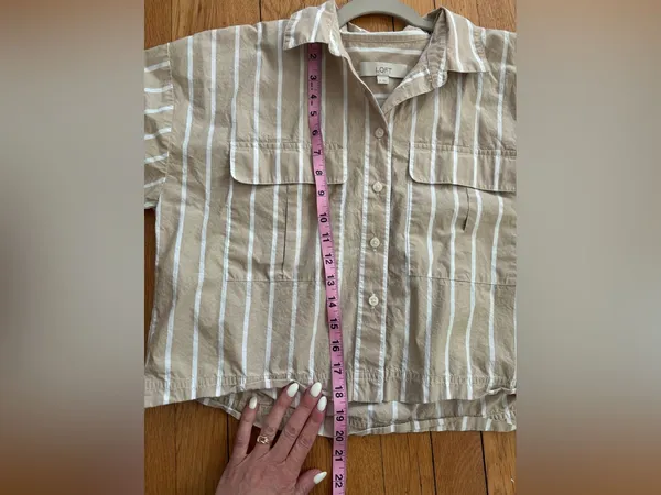 LOFT Cropped Button Down Cotton Blouse Size Small - Image 11
