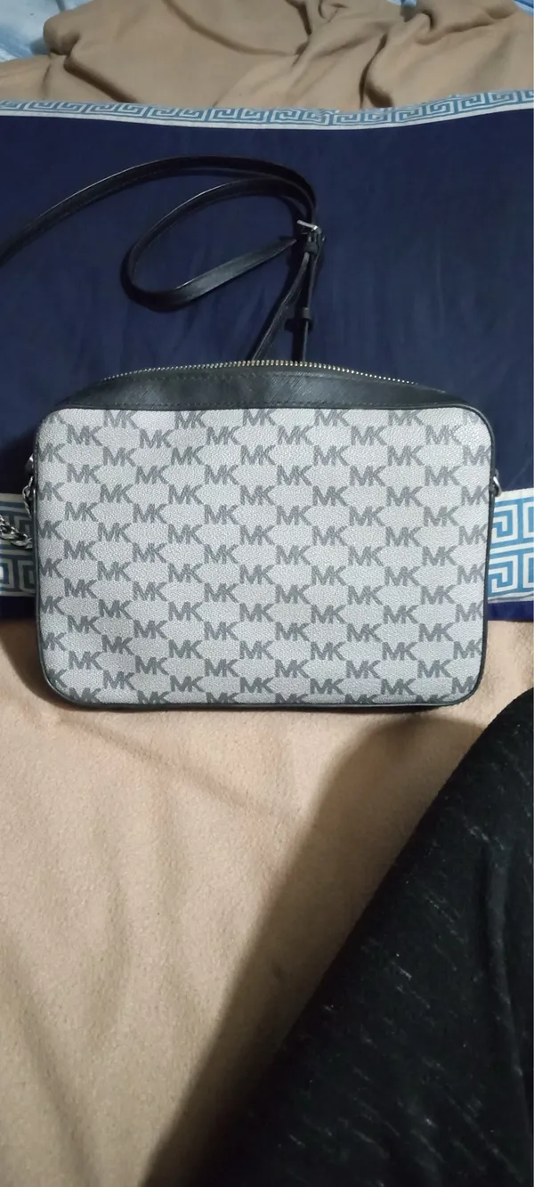 Michael Kors Purse Crossbody - Image 5