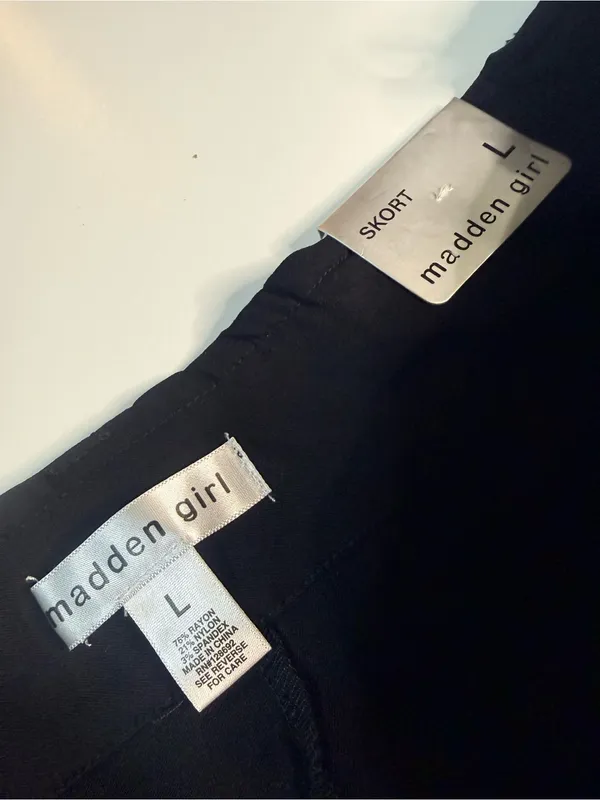 madden girl Black Pleated Skort size L - Image 6