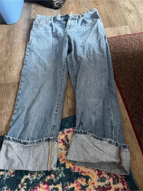 Mango size 4 cuffed jeans - Image 3