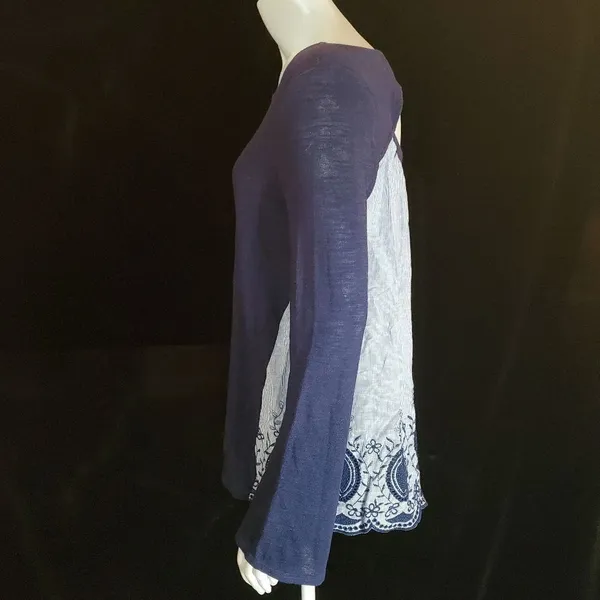 Caslon Blue & White Embroidered Back Long Sleeve Blouse (M) - Image 5