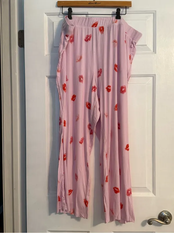 Skims Lounge Pink Cherry Blossom Lipstick Pants - Image 2