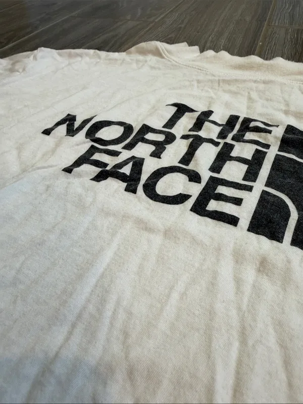 The North Face Light White Short Sleeve Cropped Tee with Black Logo size small - Image 3