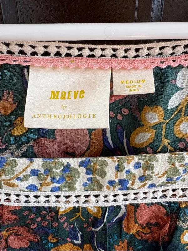 EUC Anthropologie Maeve Nikki Peasant Top Size Medium - Image 2
